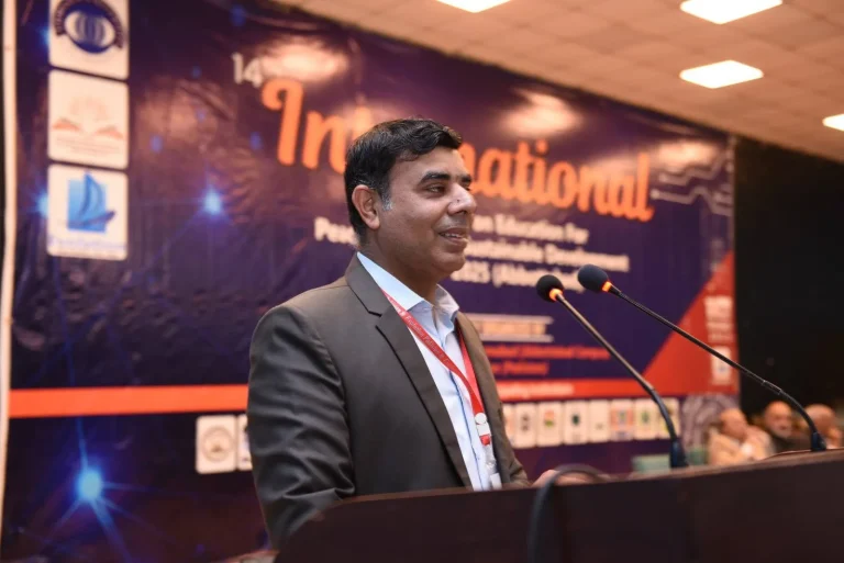 Evolution EduTech organiser welcoming delegates from the ICEPSD-25 rostrum in Abbottabad